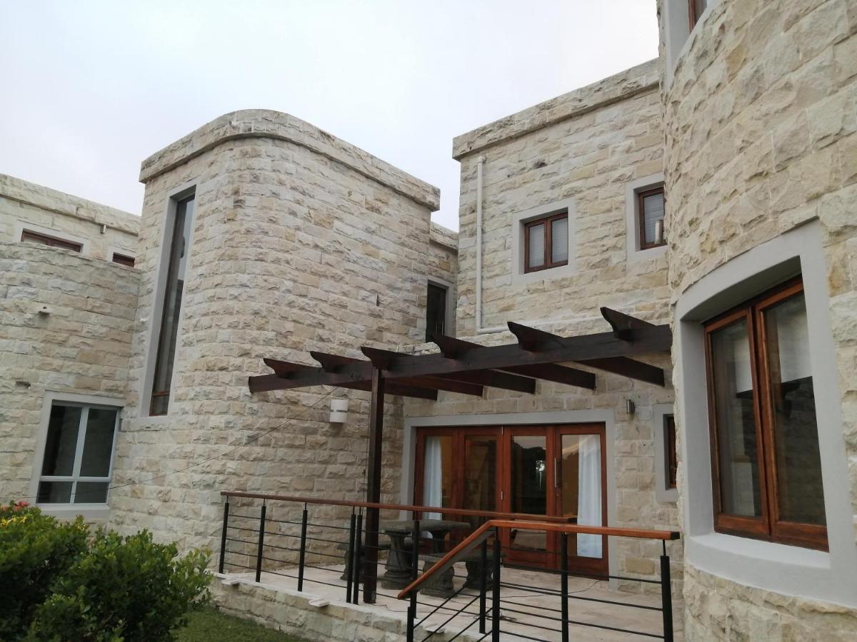 Castle On The Heads Hotel นิสนา ภายนอก รูปภาพ